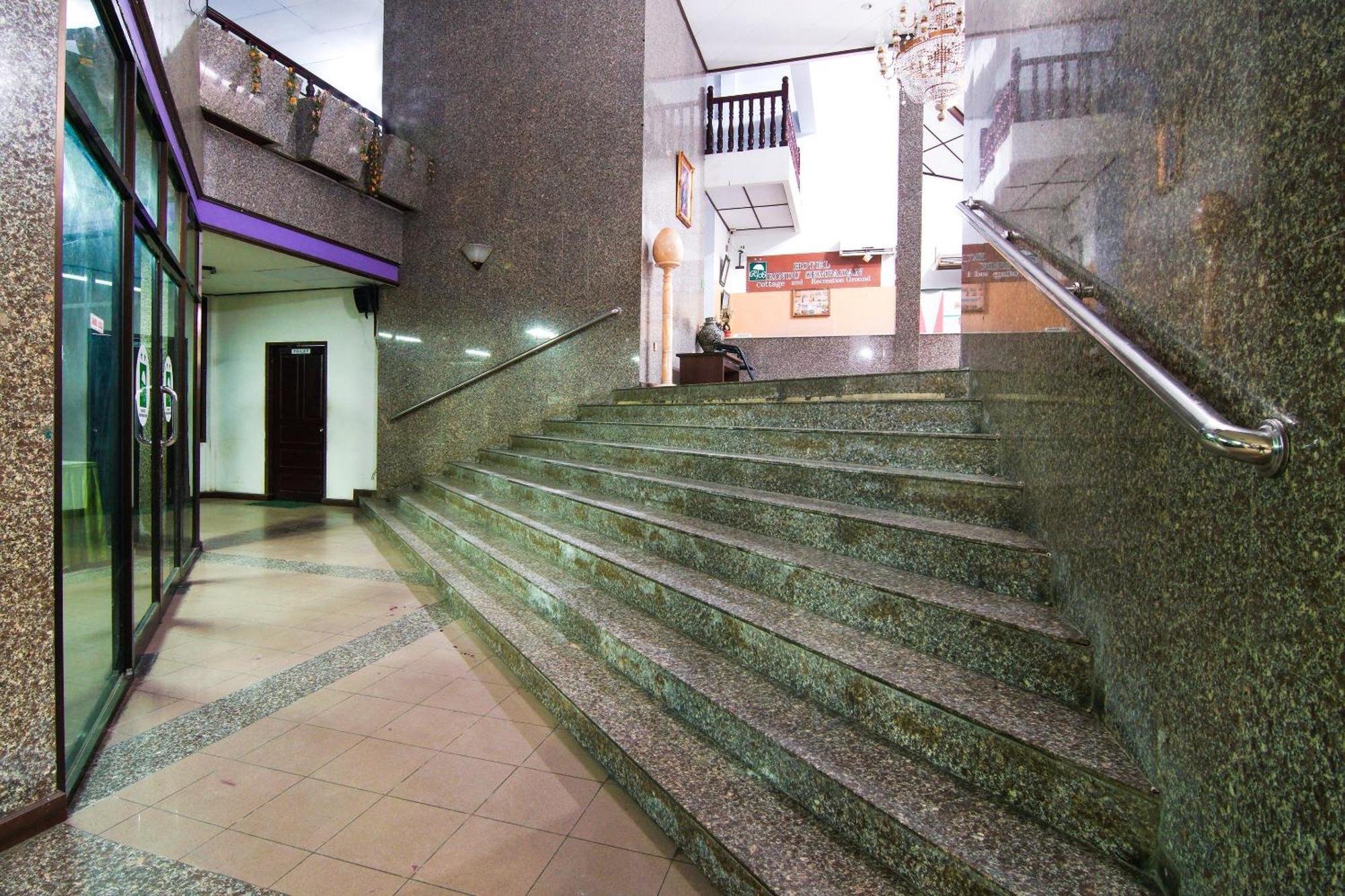 Oyo 92330 Hotel Rindu Sempadan Near Taman Wisata Rindu Sempadan Pekanbaru Exterior foto