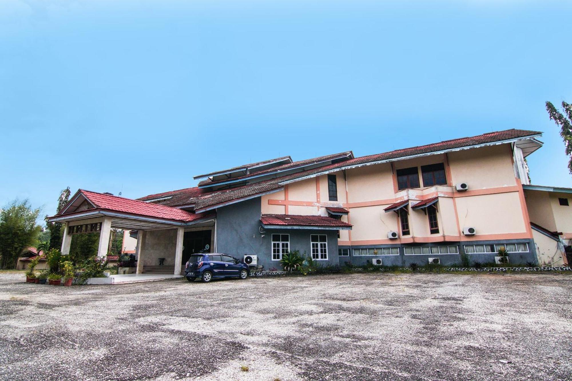 Oyo 92330 Hotel Rindu Sempadan Near Taman Wisata Rindu Sempadan Pekanbaru Exterior foto